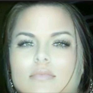 Meet your Posher, Caralyn